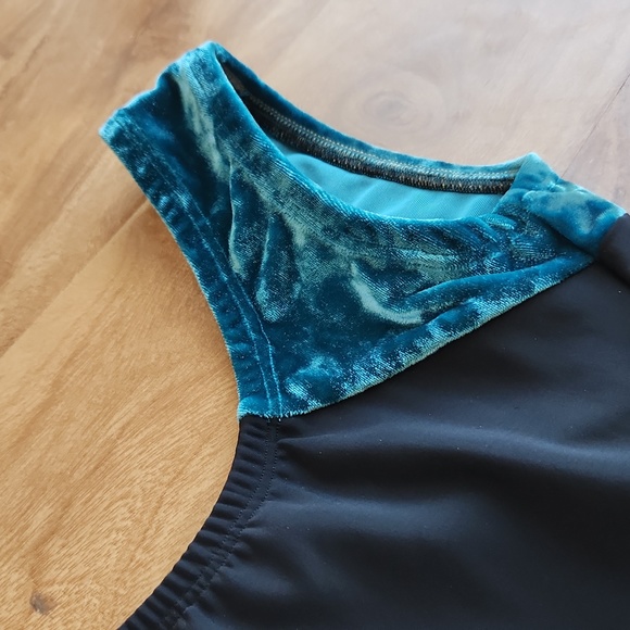 Black Leo - LuckyLeo - S - barely worn - Picture 2 of 5